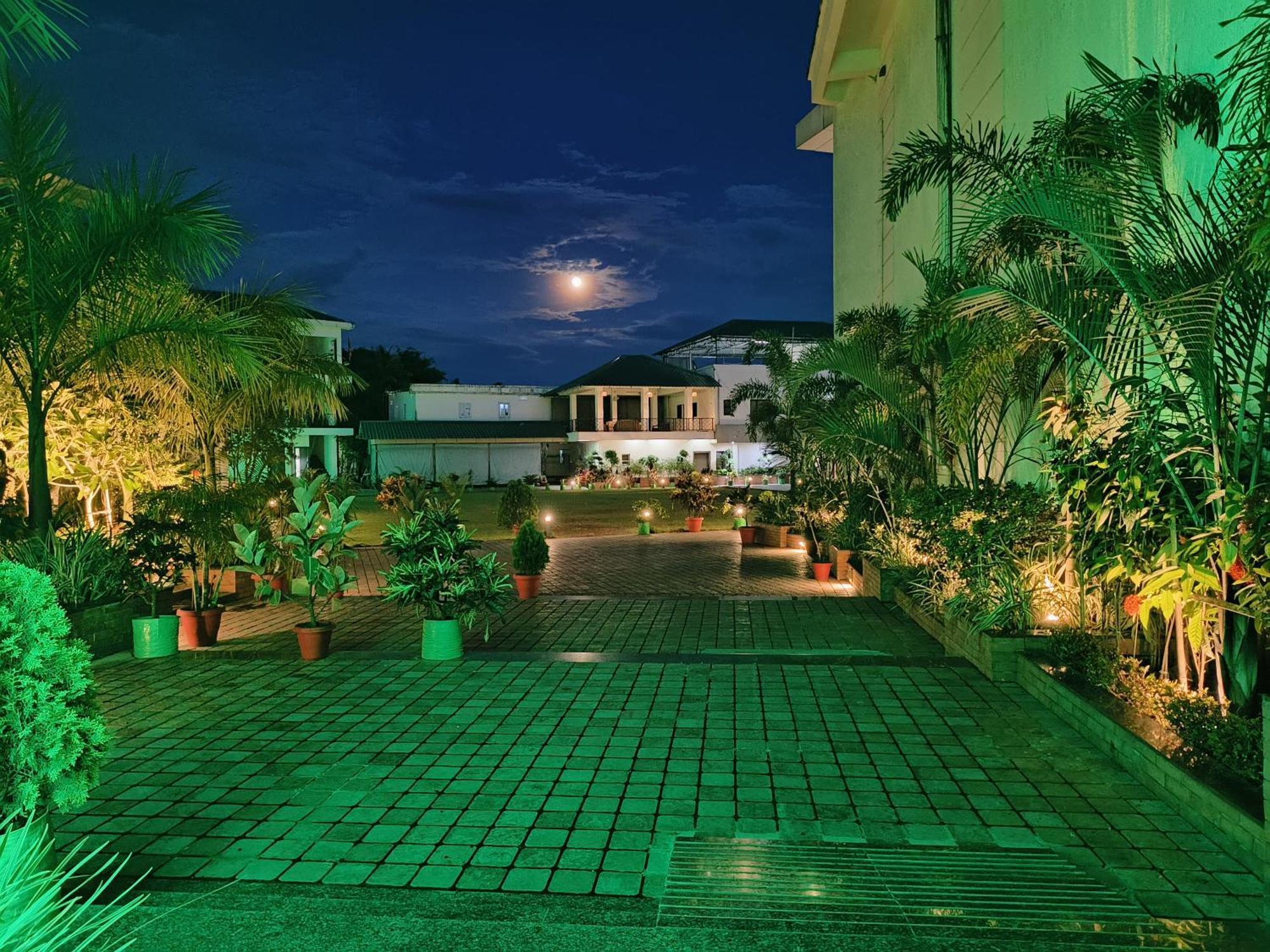Jaanki Farms & Resorts Джорхат Екстер'єр фото